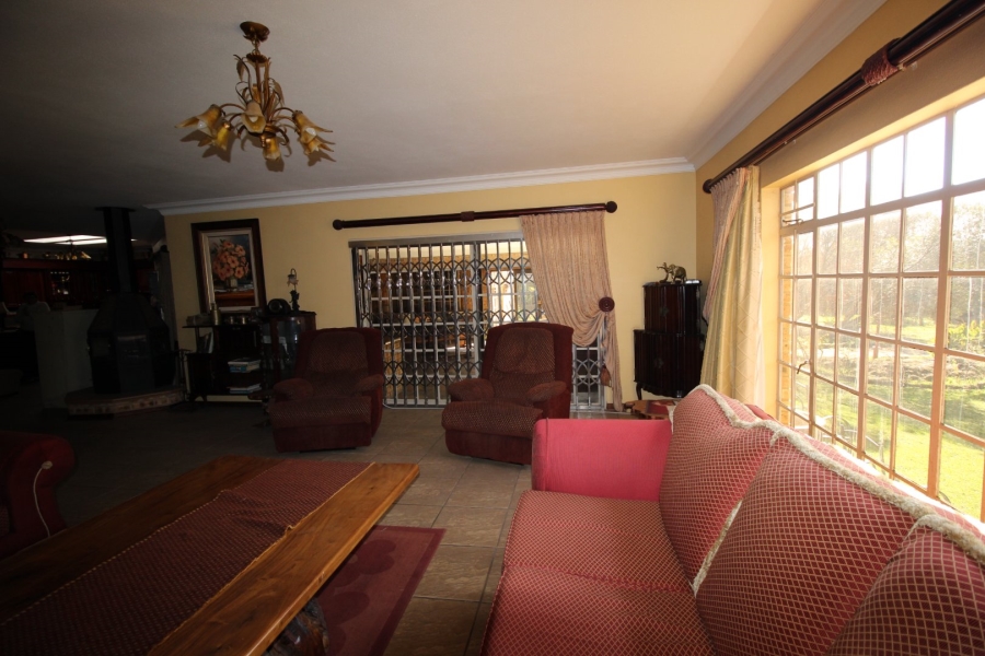 3 Bedroom Property for Sale in Lake Deneysville Free State
